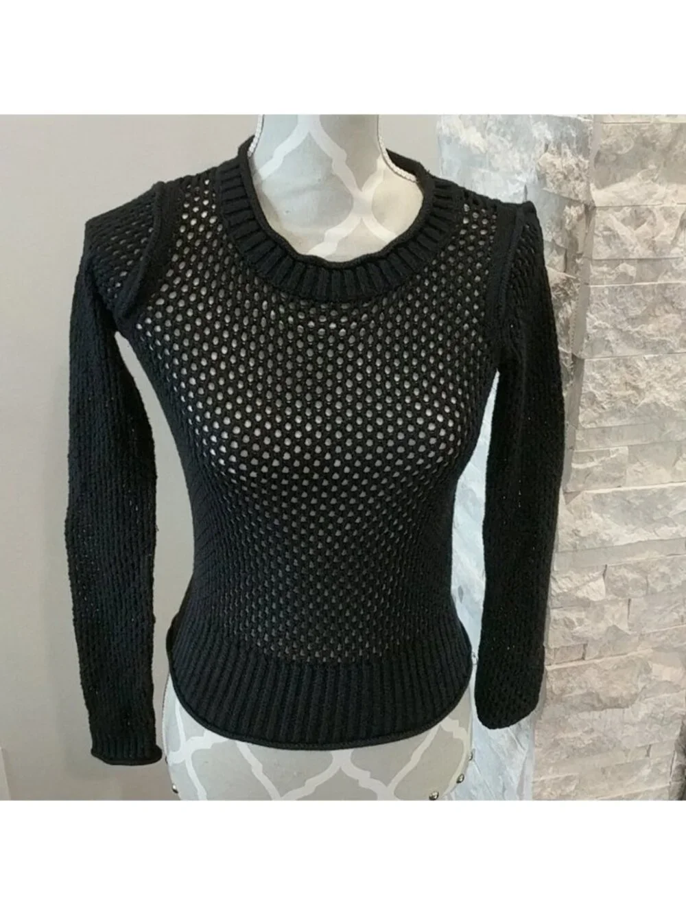 Aritzia Wilfred free black sweater